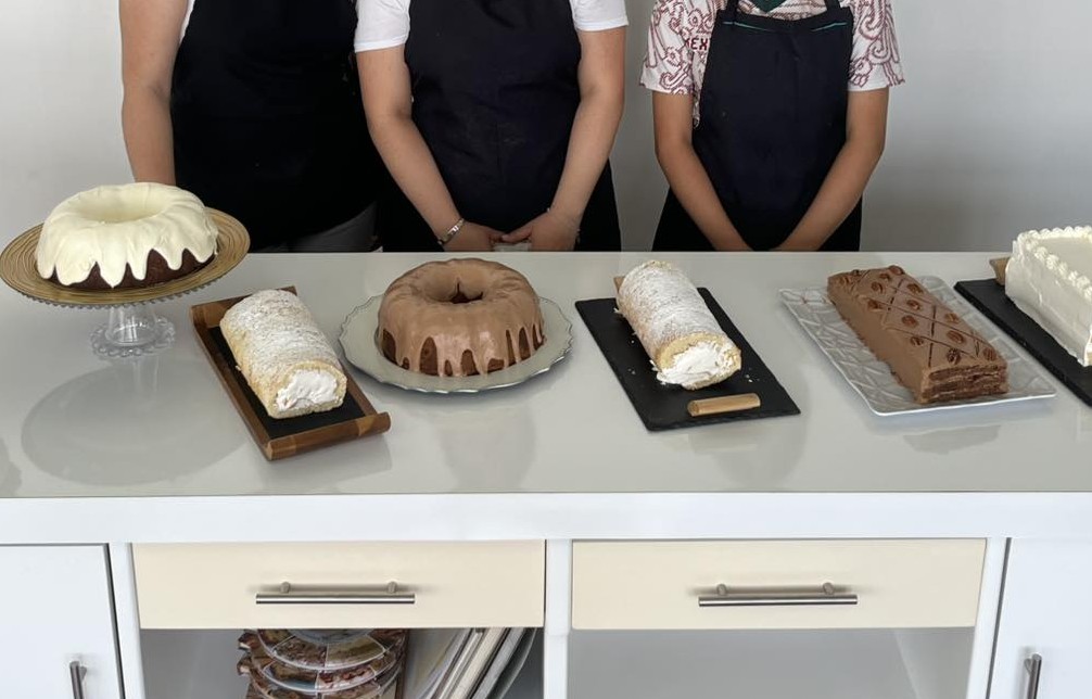 Certificados con pasteles y cupcakes decorados